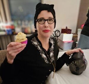Gail Carriger Cupcake Room Party Convention Black